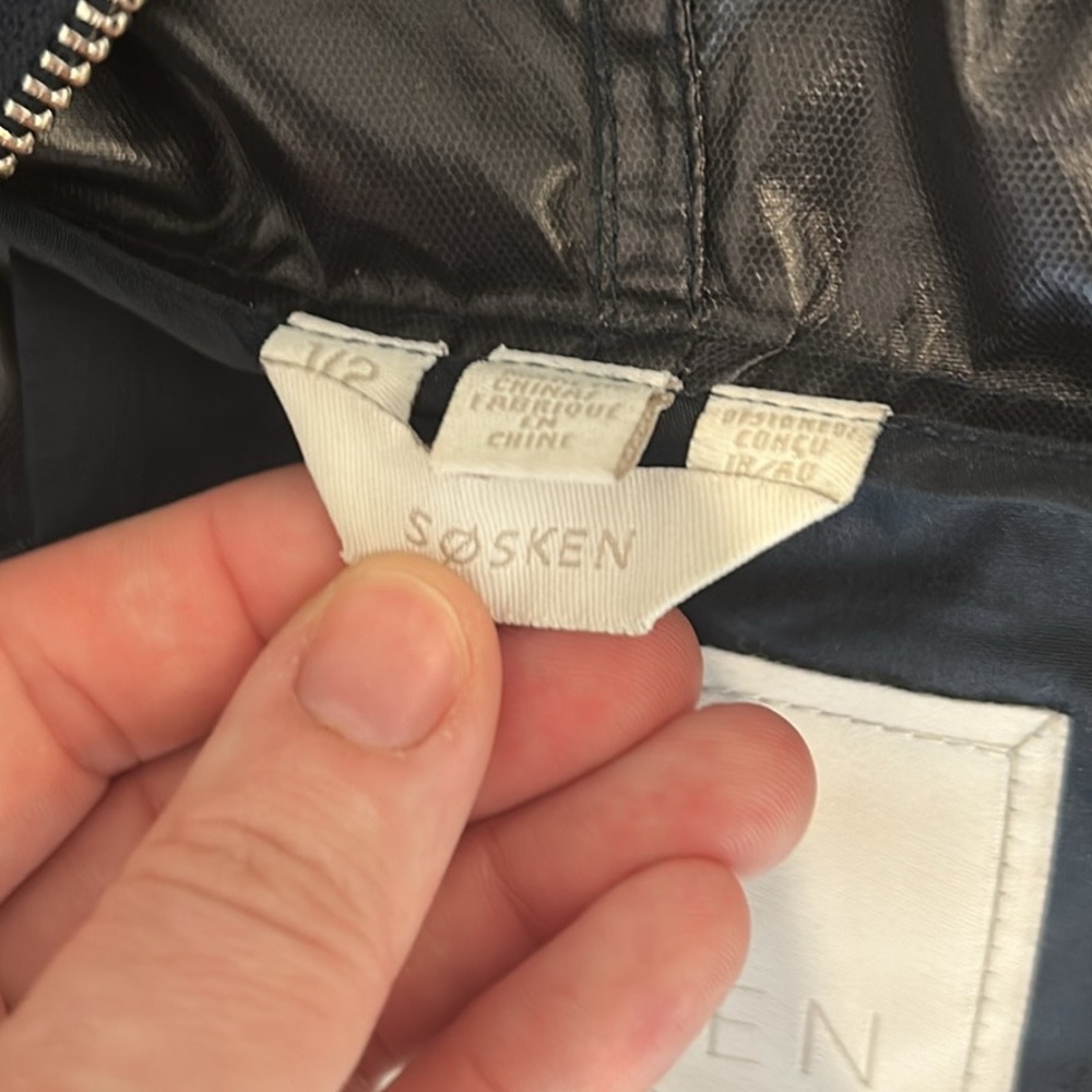 SOSKEN glen large packable raincoat navy - Picture 5 of 5